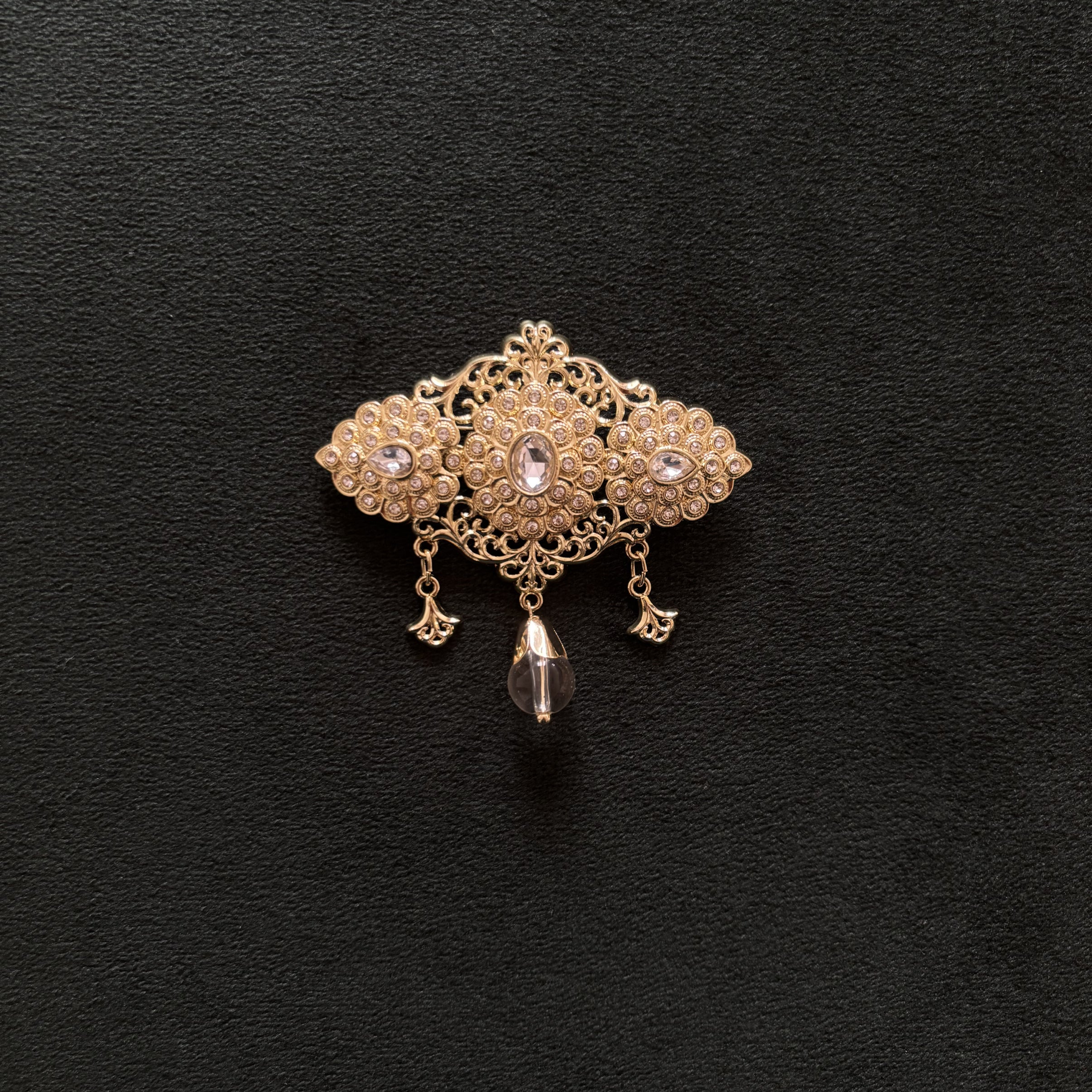 Broche Caftan – Élégance Orientale