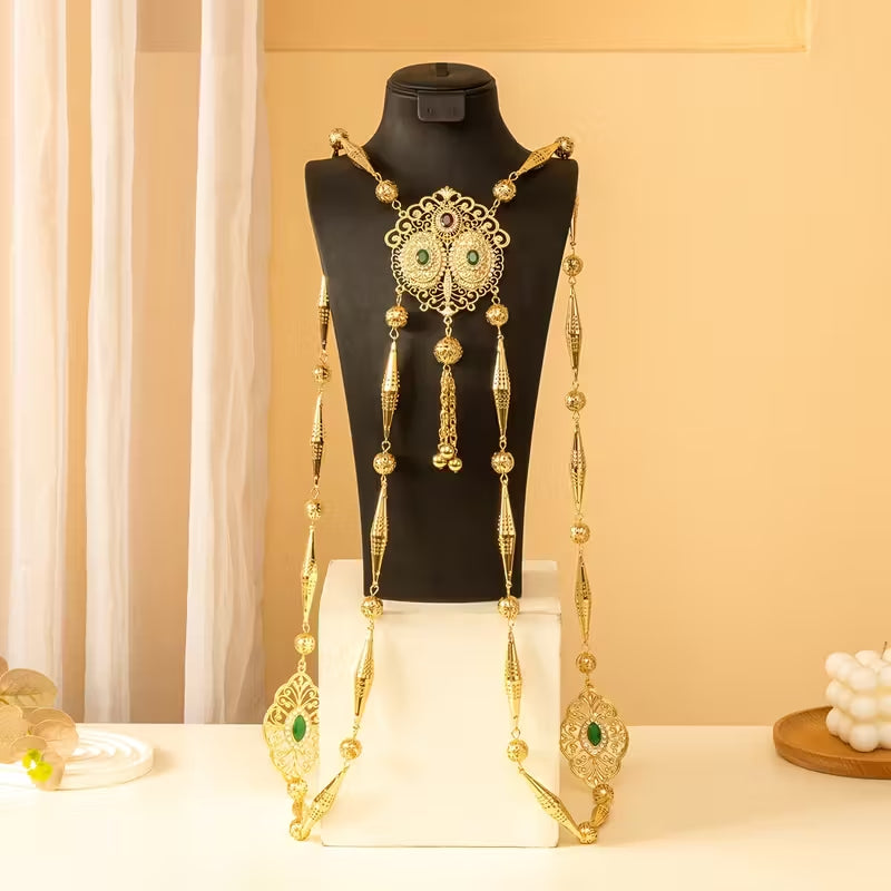 Bijou de Dos Caftan – Raffinement Oriental