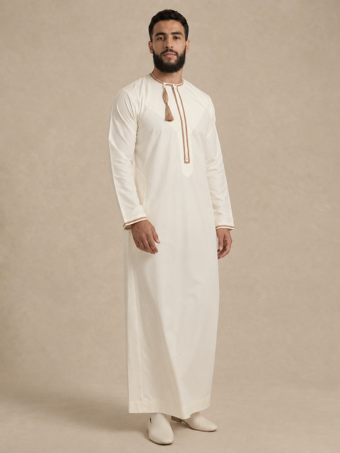 Qamis Omanais Zayd – Écru & Caramel