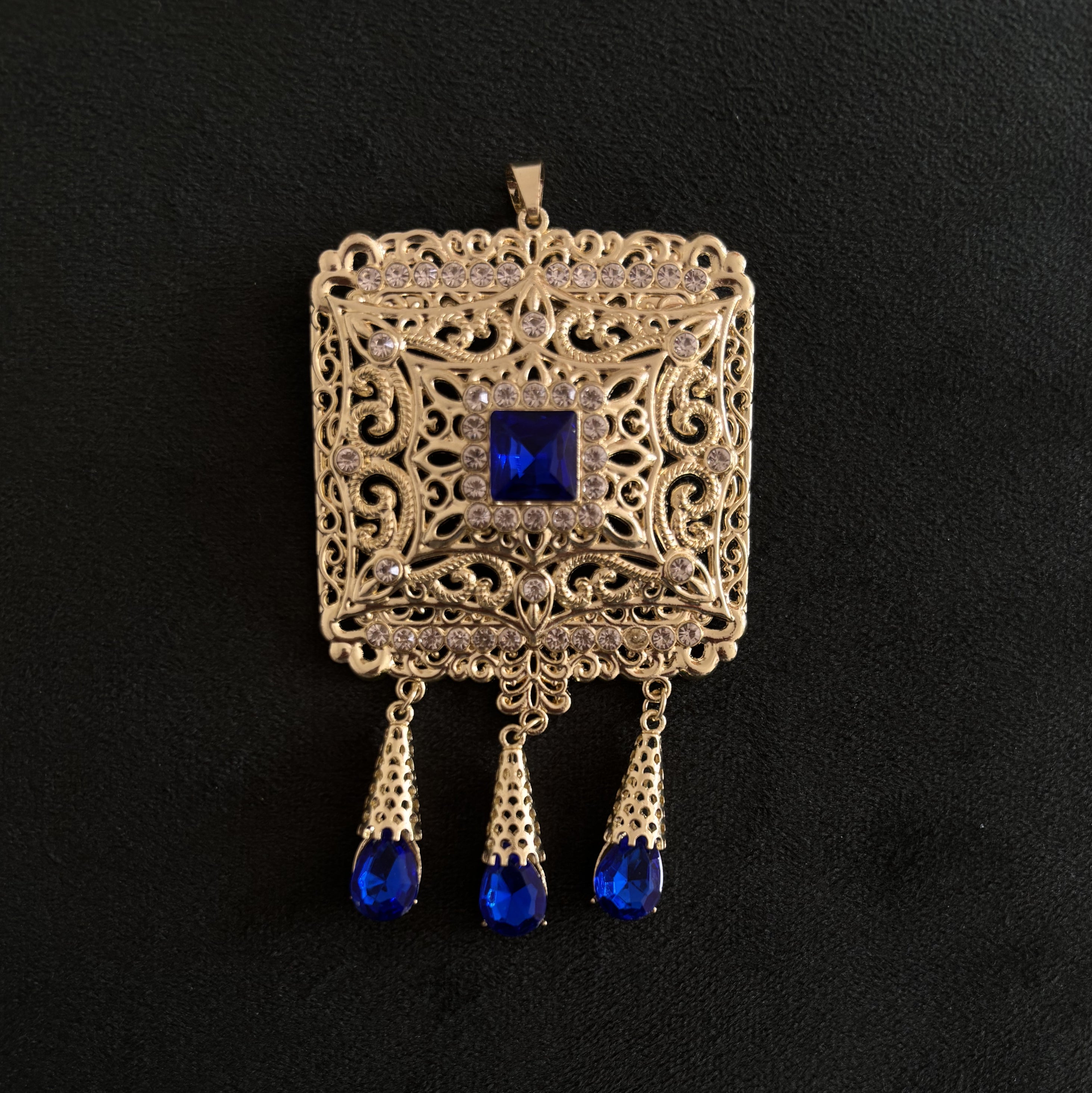 Broche Caftan – Élégance Orientale