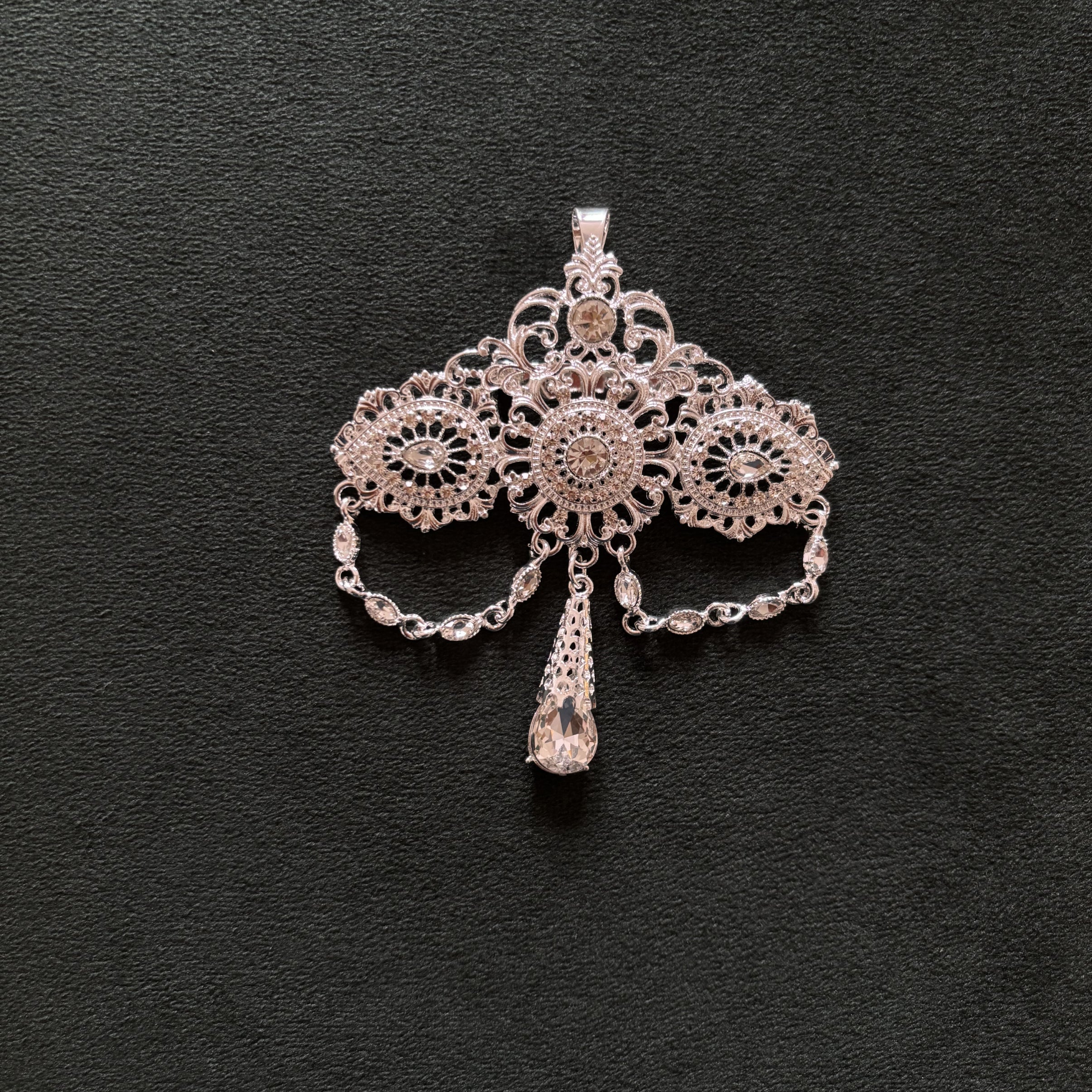 Broche Caftan – Élégance Orientale