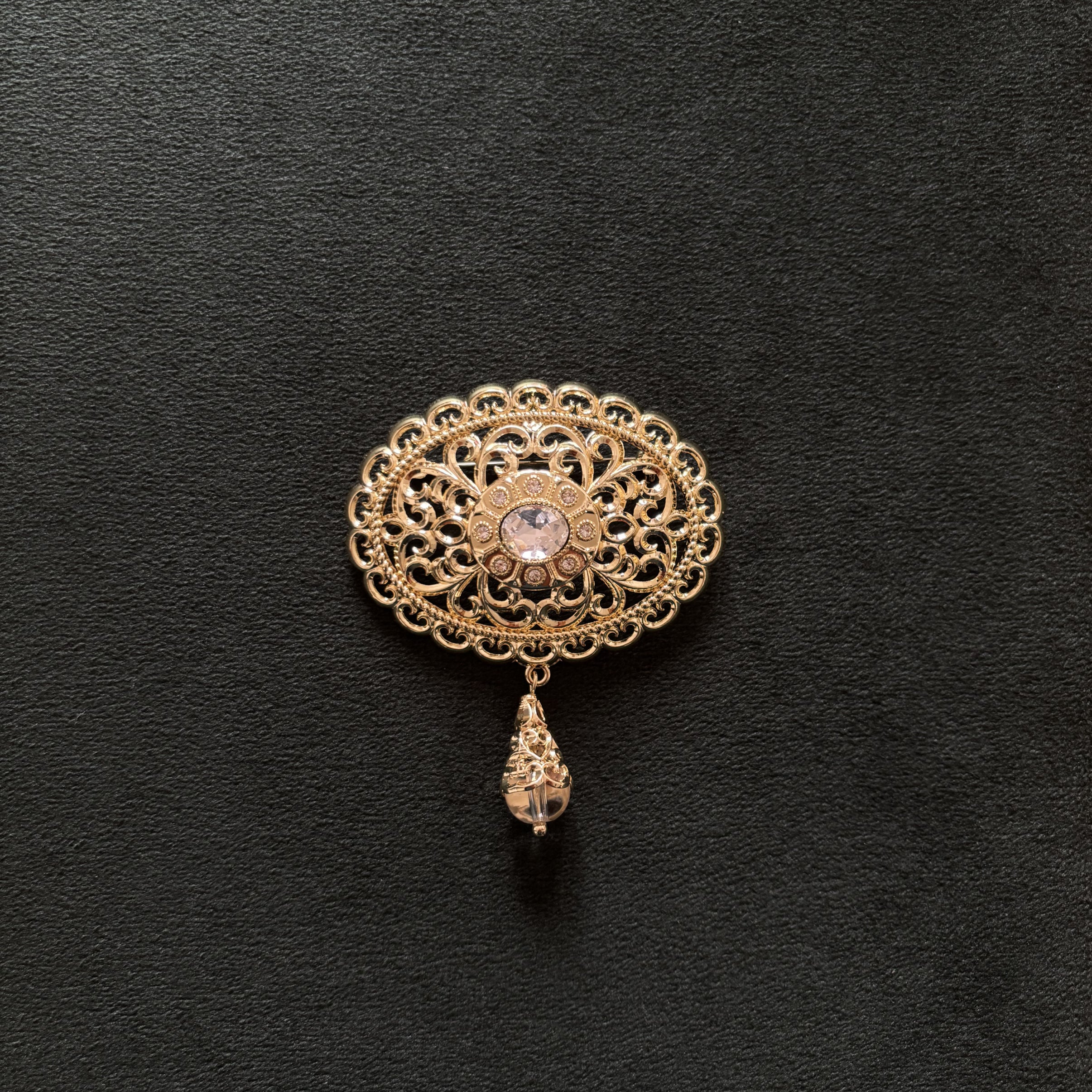 Broche Caftan – Élégance Orientale